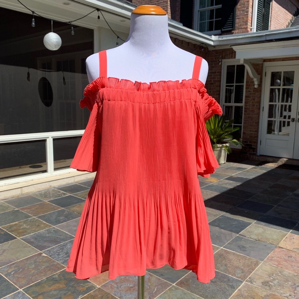 NWT NEW Cupio Coral Pleated Cold Shoulder Top M